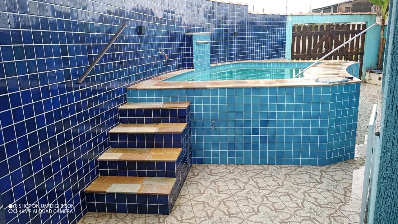 Casa com piscina , churrasqueira, Wi-Fi, em rua de Areia à 1km da praia, bairro sussegado, proíbido uso de som extremamente alto ideal para descansar Itanhaém Esterno foto