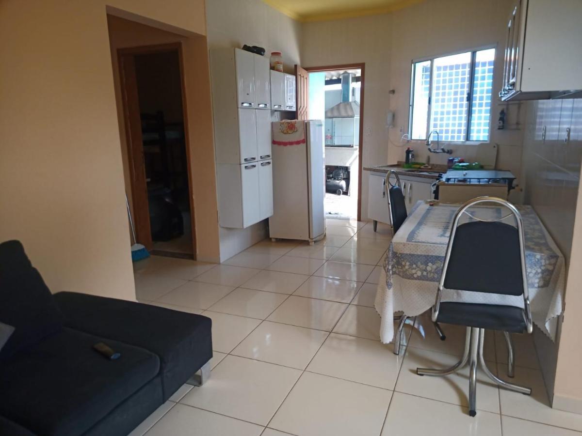 Casa com piscina , churrasqueira, Wi-Fi, em rua de Areia à 1km da praia, bairro sussegado, proíbido uso de som extremamente alto ideal para descansar Itanhaém Esterno foto