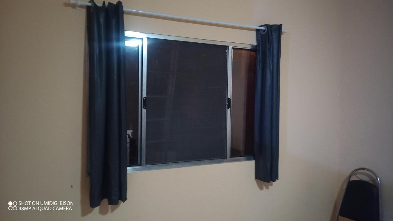 Casa com piscina , churrasqueira, Wi-Fi, em rua de Areia à 1km da praia, bairro sussegado, proíbido uso de som extremamente alto ideal para descansar Itanhaém Esterno foto