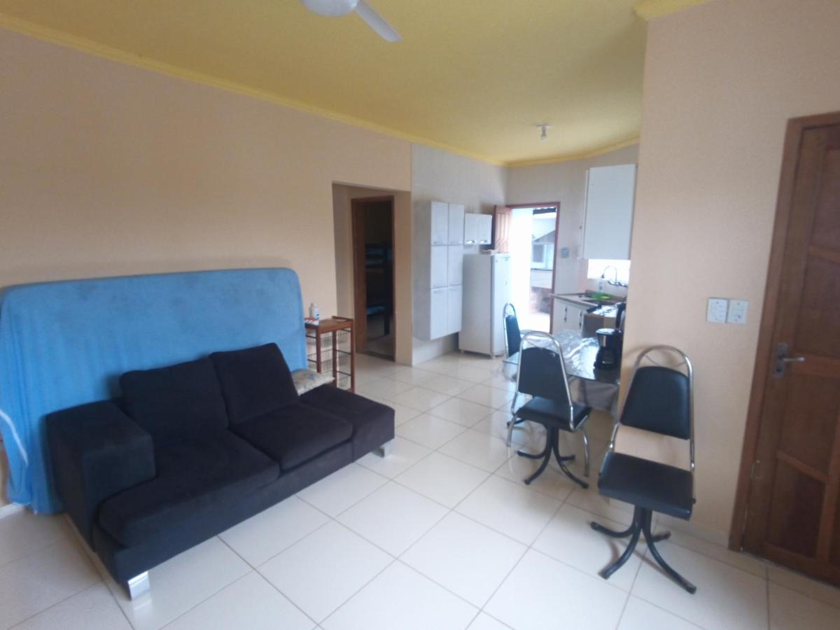 Casa com piscina , churrasqueira, Wi-Fi, em rua de Areia à 1km da praia, bairro sussegado, proíbido uso de som extremamente alto ideal para descansar Itanhaém Esterno foto
