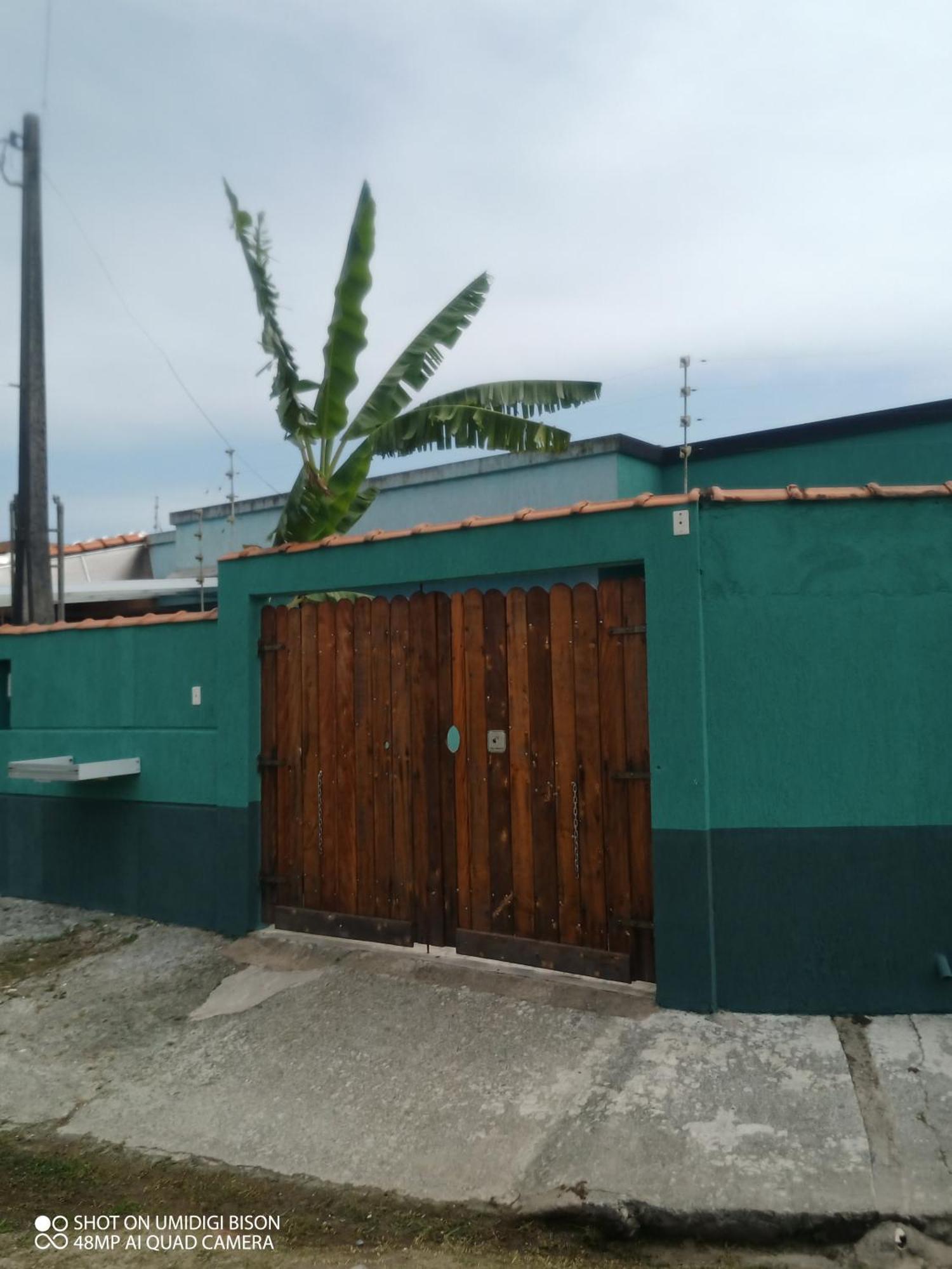 Casa com piscina , churrasqueira, Wi-Fi, em rua de Areia à 1km da praia, bairro sussegado, proíbido uso de som extremamente alto ideal para descansar Itanhaém Esterno foto